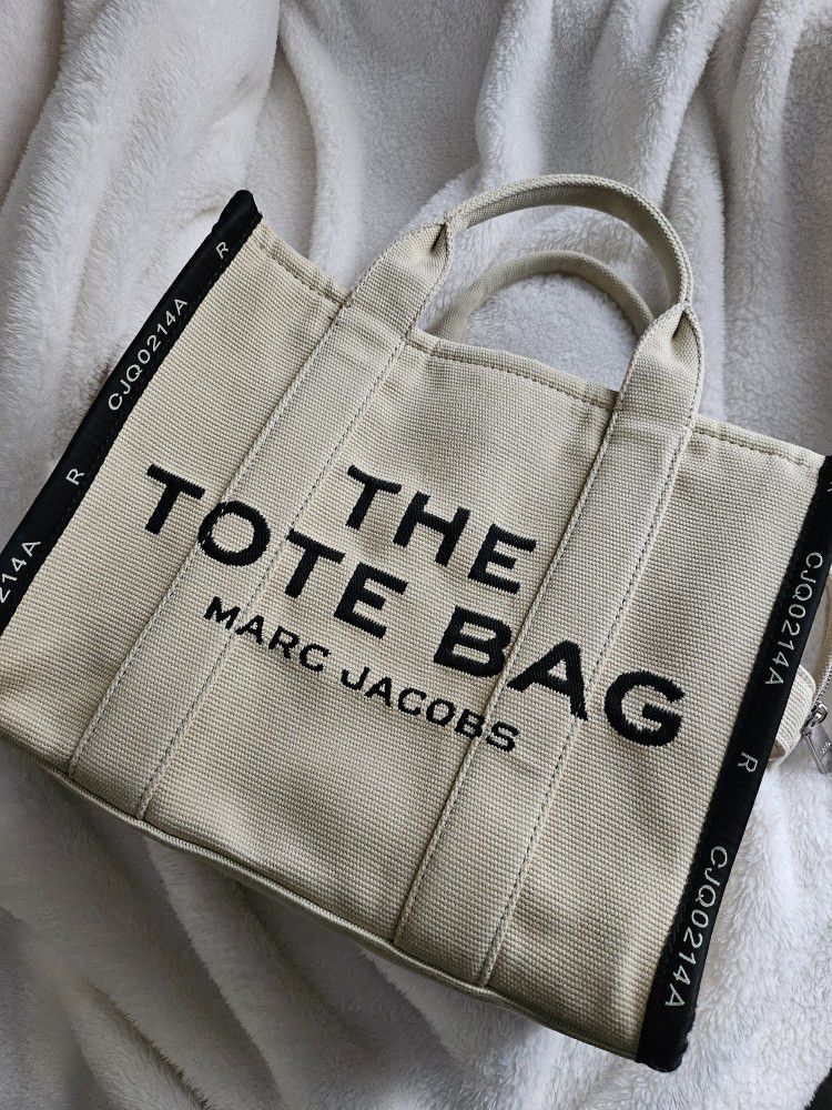 Need gone asap! Medium Marc Jacobs Tote Bag