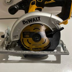 20V MAX Cordless Brushless 6-1/2 in. Sidewinder Style Circular Saw (Tool Only)