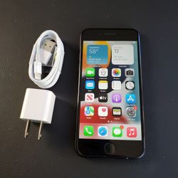 iPhone 7 - UNLOCKED - Like New  