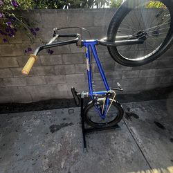 Elite stealth Bmx Bike Include With Bike Stand