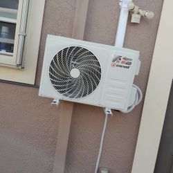 Mini Split (Air Conditioner)