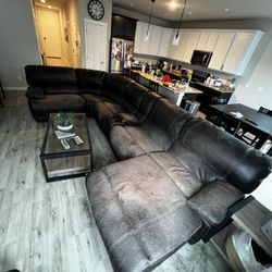 Sectional couch with recliner