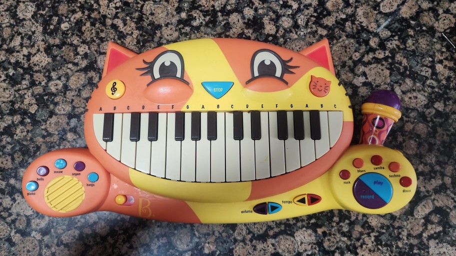 Cat Face Musical Keyboard Piano & Microphone 