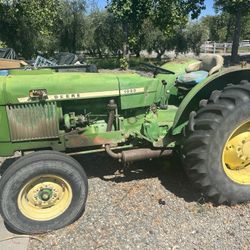 John Deere 1020