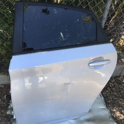 2010-2015 Toyota Prius Rear Left Door Part