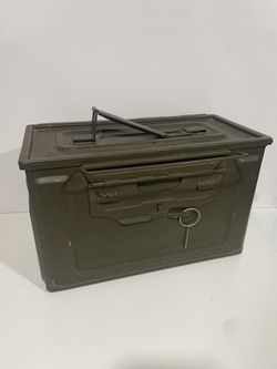 US WW2 Era .50 Cal Vintage Ammo Box Can Side Latch 