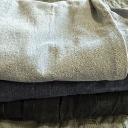 Mens jeans lot levi and wrangler 40x30