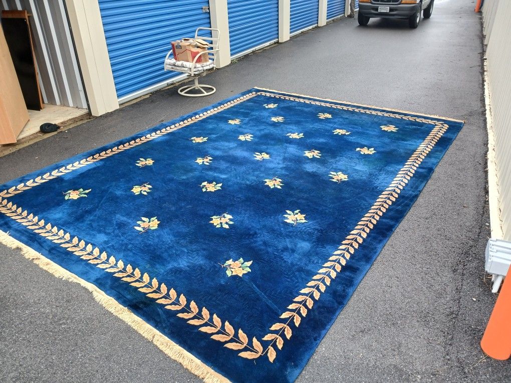 Vintage Orential Hand Woven Wool Rug