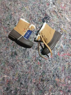 NAUTICA KIDS YOUTH SIZE 11 TAN AYCE WINTER BOOTS WITH FAUX FUR TRIM