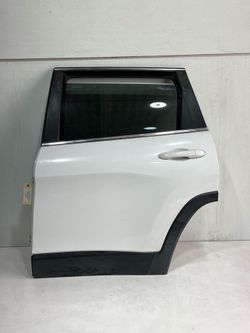 (6455) 14-18 Jeep Cherokee Left Rear Door 2014 2015 2016 2017 2018