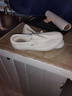 VANS SLIP ONS WHITE SIZE 9 WOMENS