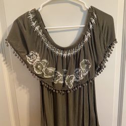 Off-the-Shoulder Top: Size S