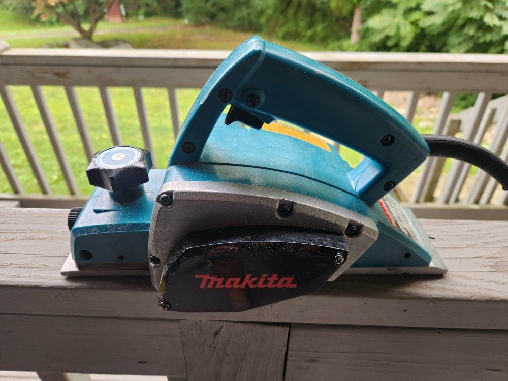 makita 3-1/4 planer with case