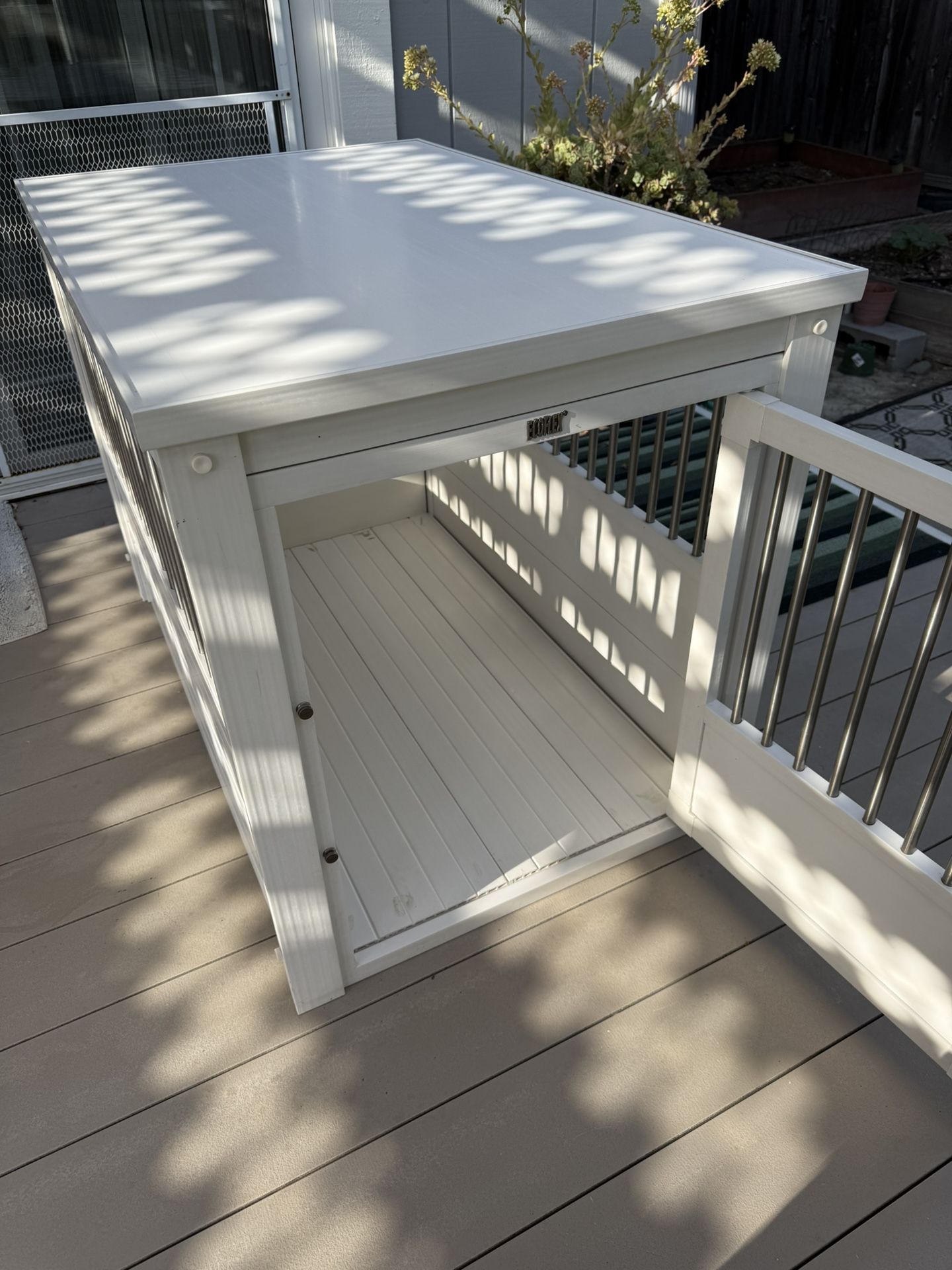 Large dog Crate, Kennel, Dog House