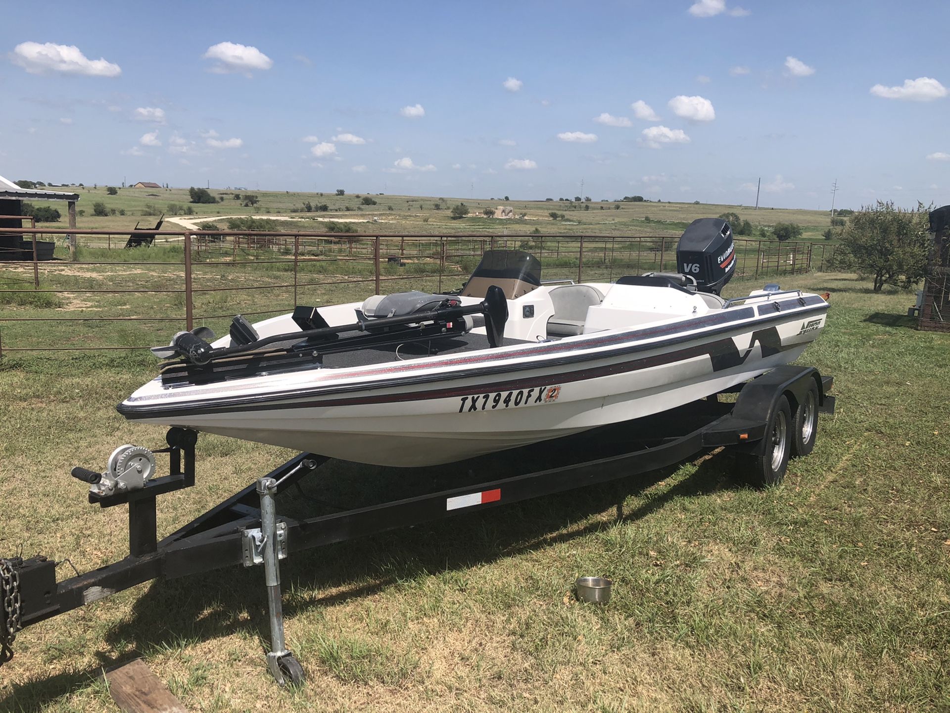 1992 Nitro Bass Boat