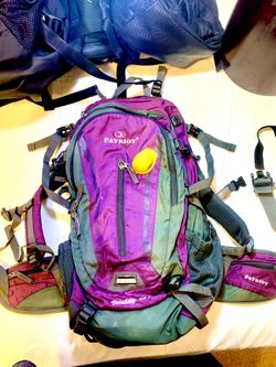 HIKING/CLIMBING ADVENTURE BACKPACK 🎒 (great SHAPE & CONDITION:10/10)(built-in RAIN ☔️ covers)