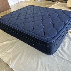 Like New Dreamcloud Ultra Memory Foam California King Mattress