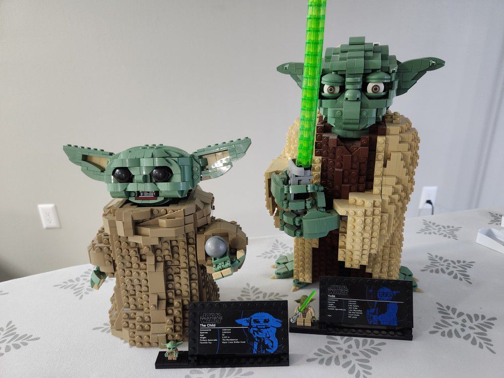 Lego Star Wars Baby and UCS Yoda Figure LOT