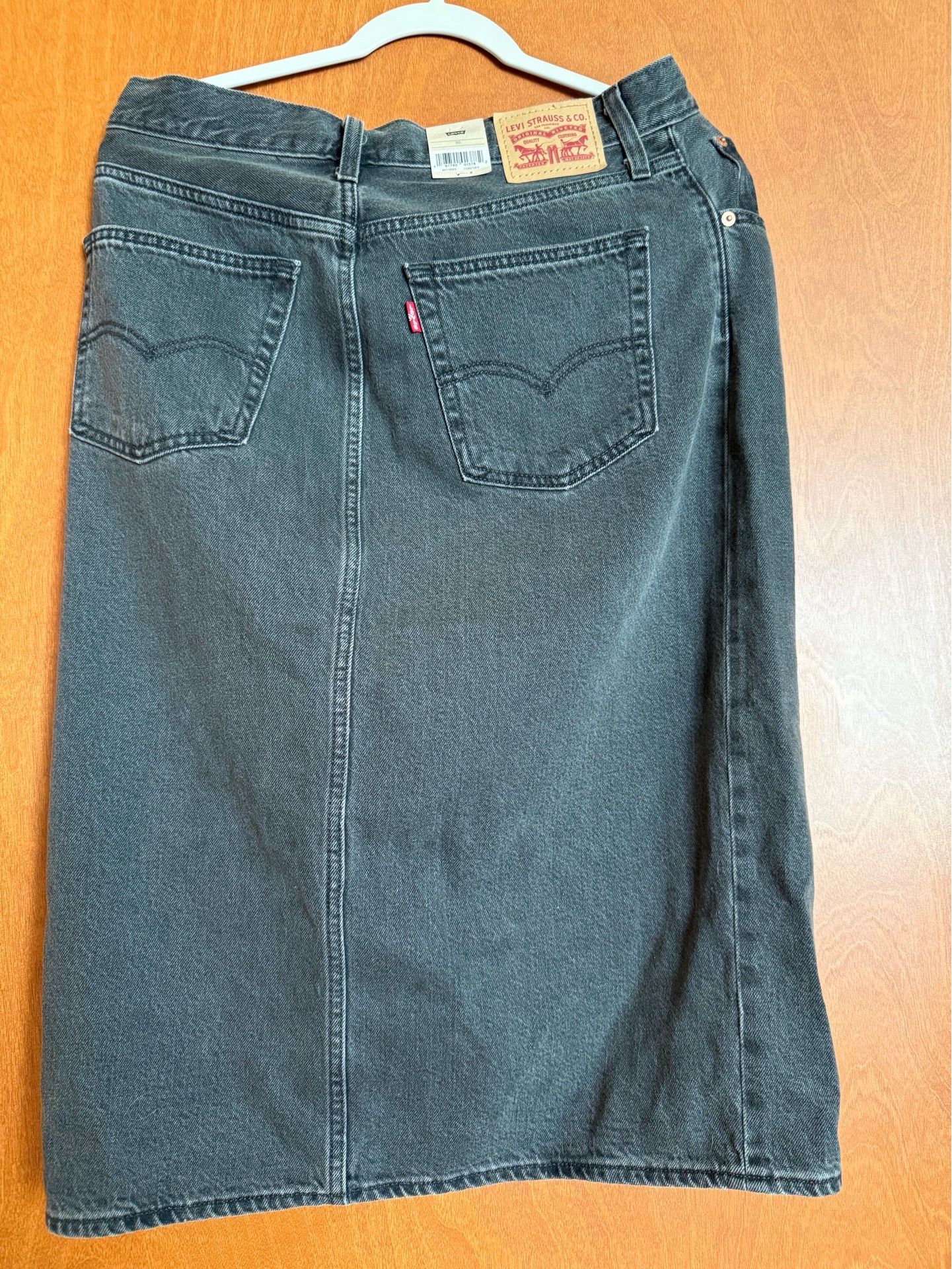 Brand New Levi’s skirt