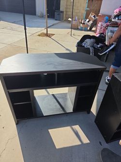 Entertainment center
