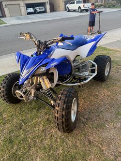 2011 Yamaha YFZ450R Fuel Injected + Paddle Tires + Pink Slip