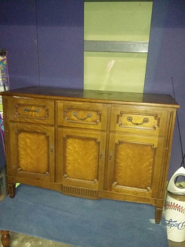 Vintage RCA VICTOR new vista tv/ Henredon fine furniture