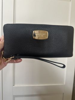 Micheal Kors Large Wallet Size