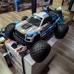 ARRMA Granite RC Monster Truck. Brushed electric ready to run including remote controller brand new