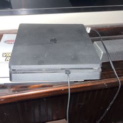 PS4 Slim And Controller 