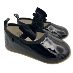 Lucky Brand patent leather girl crib slip on black shoes Size 4 (9-12 months)
