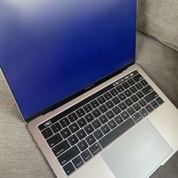  MacBook Pro 13” 2019 | Intel i5 | 8GB RAM | 256GB SSD | Includes Charger