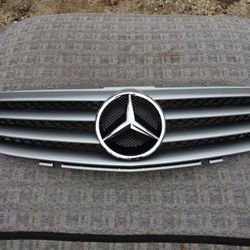 Mercedes Grill Brand New OEM Part With Emblem