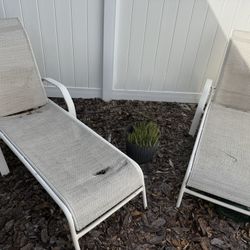 Free 2 LOUNGE CHAIRS