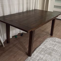 6 Seat Dining Table $200