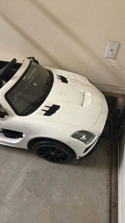Kids Mercedes battery car