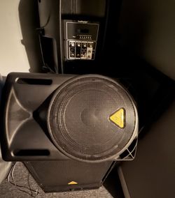 5 Huge speakers with Stands and Mic