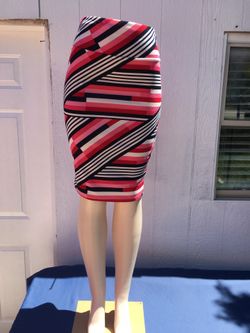 Falda fina moderna para dama