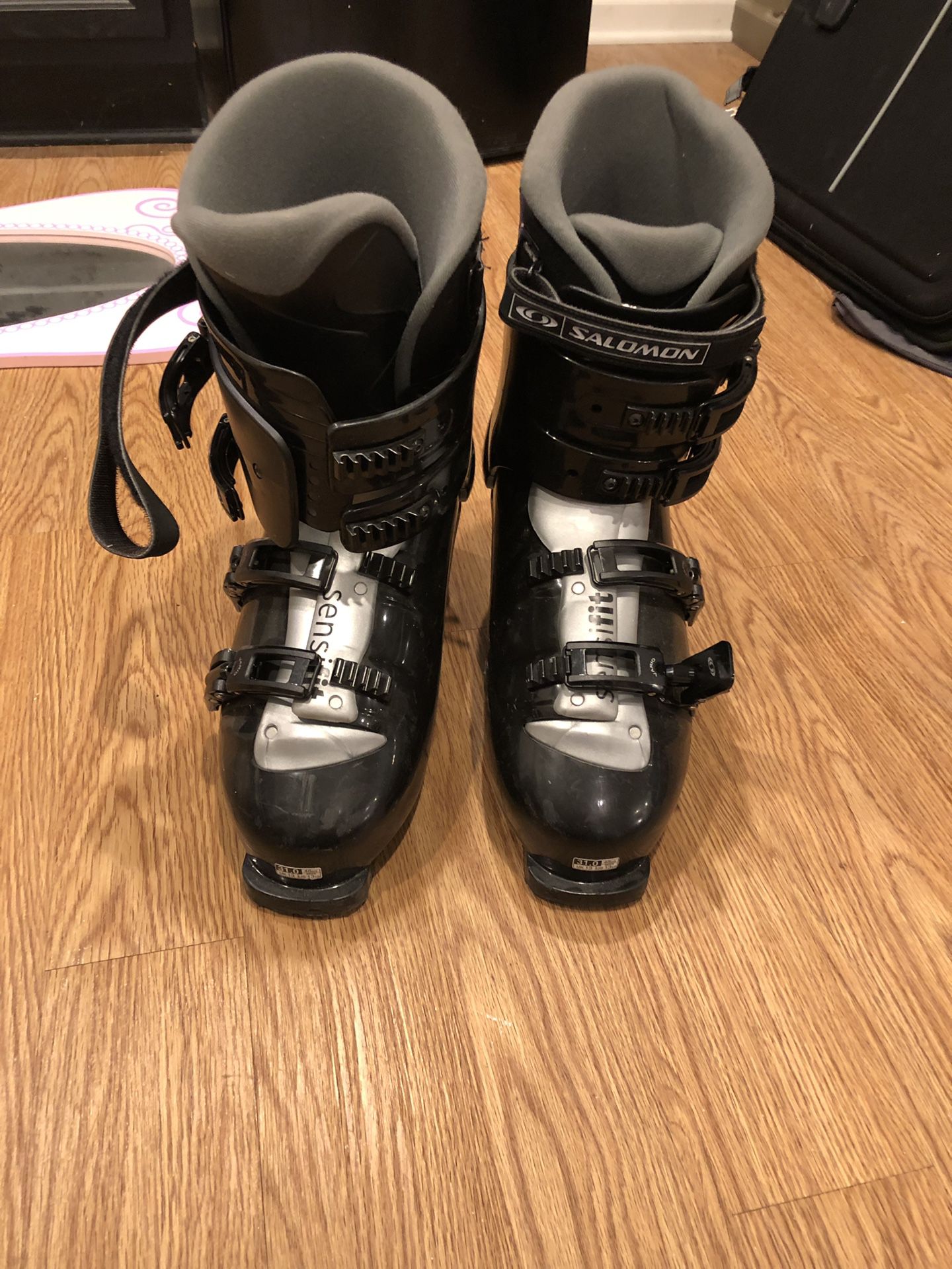 Men’s Salomon Ski boots