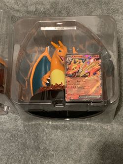Charizard Figurine Card Display + Promo Card