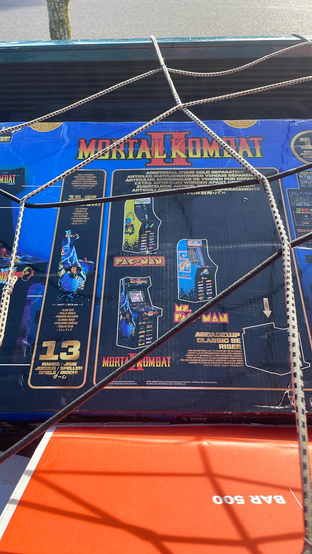 Mortal Kombat two arcade player 