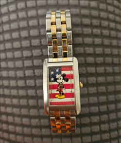 MICKEY MOUSE LADIES WATCH, NEW BATTERY