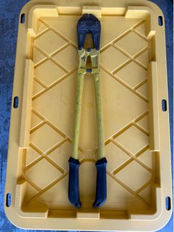 Bolt cutters