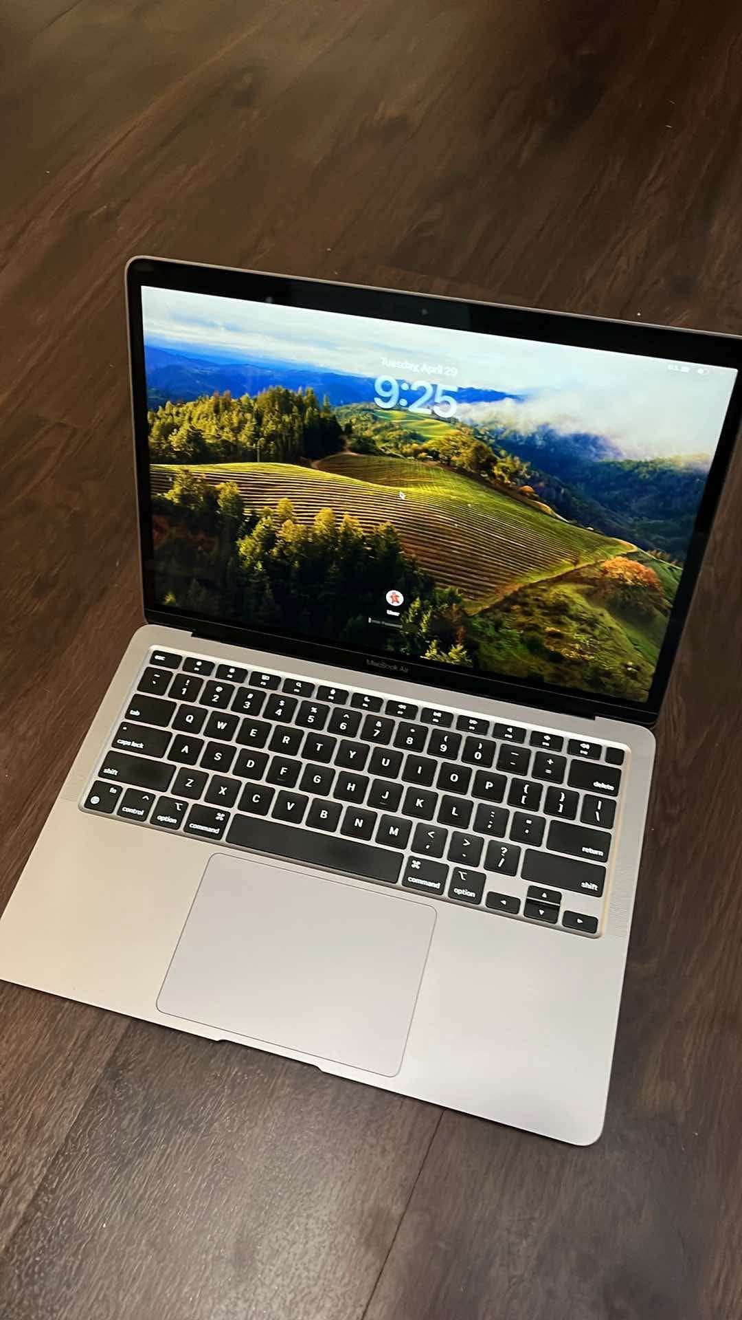 Apple MacBook Air 2020 13.3-inch (Apple M1 Chip, 8GB RAM, 256GB SSD Storage)