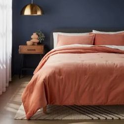 Brand New Threshold Full/Queen 3-Piece Velvet Comforter Set - Light Terracotta/Pink
