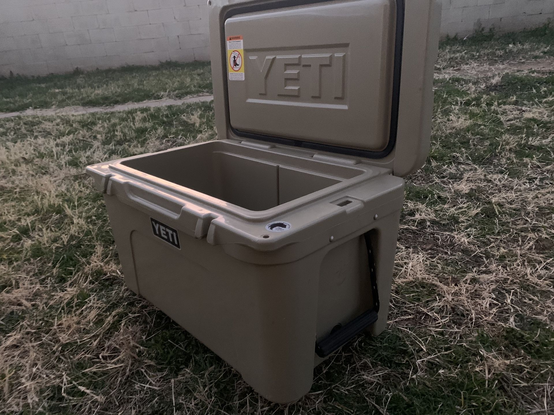 Yeti Tundra 45 Quart Cooler