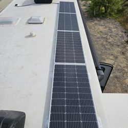 SOLAR PANEL RV MOTORHOME SYSTEM (INSTALLED)