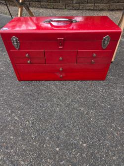 VINTAGE TOOL BOX