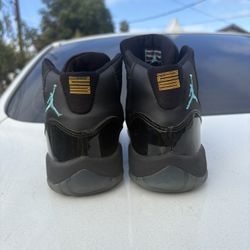 Black jordan’s  size 5