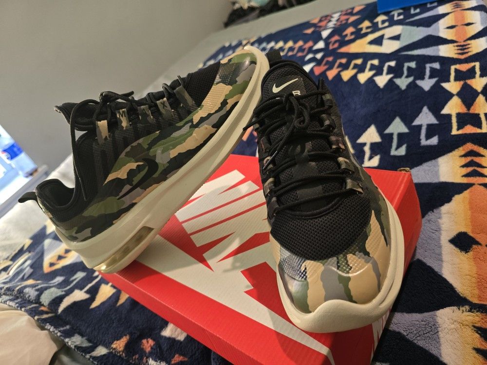 Nike Air Max Axis Premium Men’s Size 8.5 Black Light Bone Camo AA2148-001