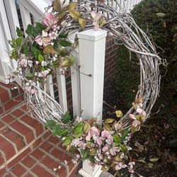 Nice Sized Wreath For Indoor Or Outdoor 